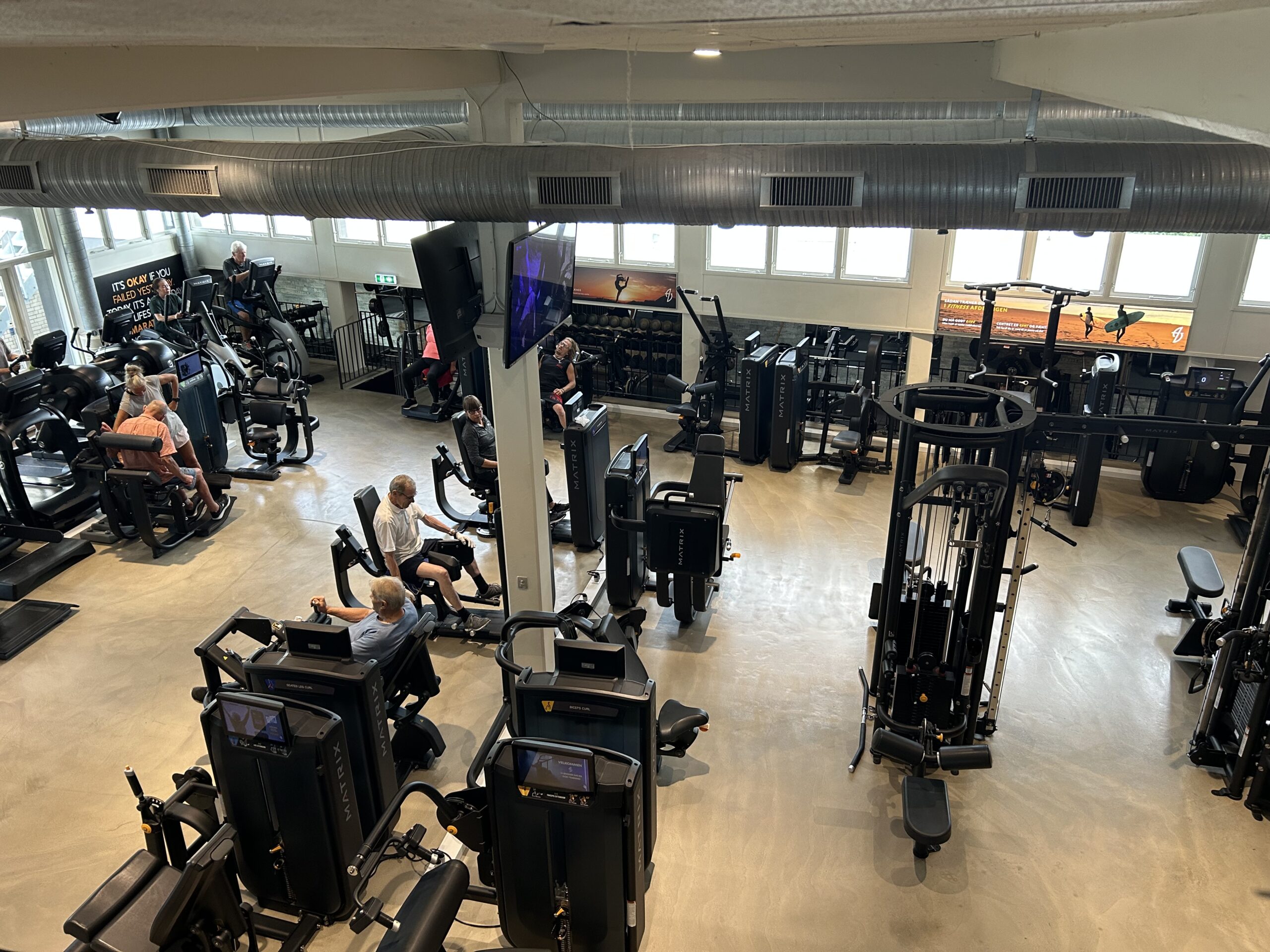 Medlemmer træner i Aktivt Velværes fitnesscenter i Slagelse